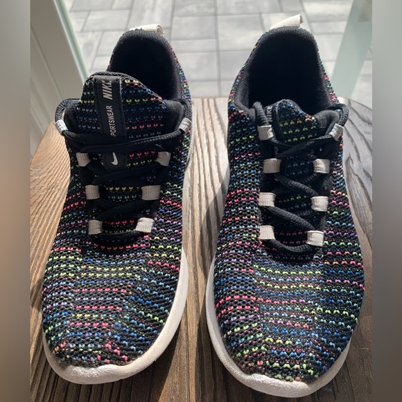 Nike Viale SE Girls’ Sneakers AQ9646-002 size 2.5 - Picture 1 of 5